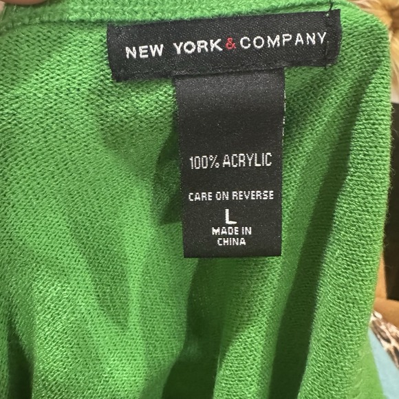 Green Cardigan Sweater Floral Appliqué Rhinestone Buttons Large Romantic Preppy - Picture 8 of 8